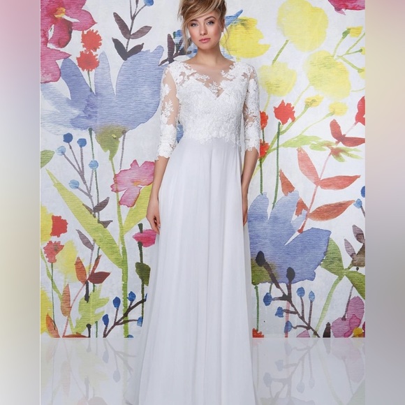 Beautiful Sadoni wedding dress, nude slip with handmade lace and chiffon dress. - Picture 8 of 8